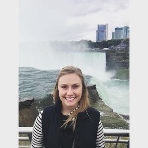 Meet your Posher, Macy